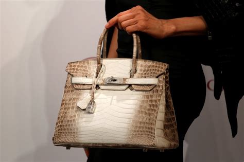 borsa di coccodrillo hermes più pagata al mondo|Hong Kong: la borsa più cara del mondo è una Birkin di Hermès, .